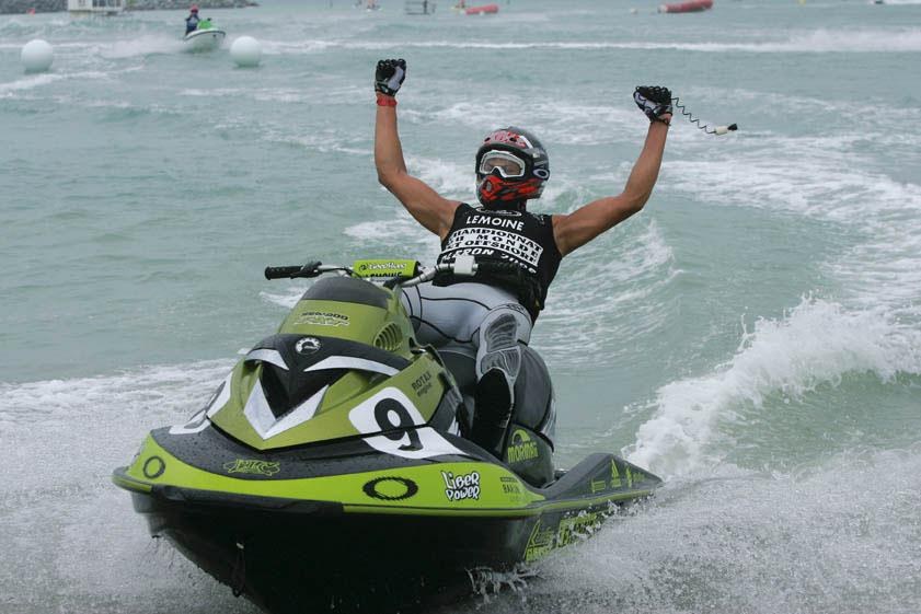 Cyrille Lemoine en jet-ski, photographie d’archives